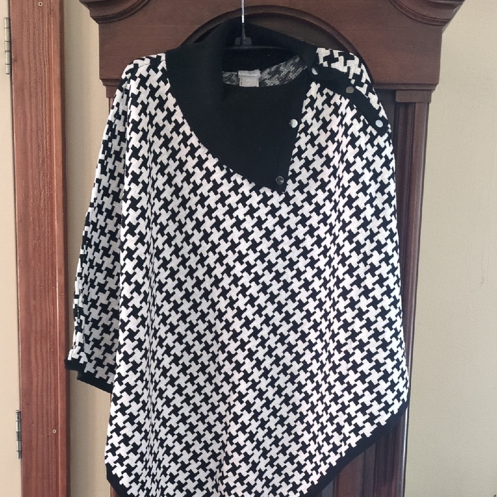 Chico's Black and White Houndstooth Poncho